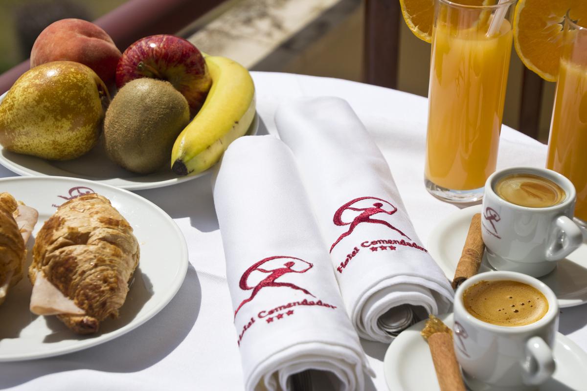 Hotel Comendador Бомбарал Екстериор снимка