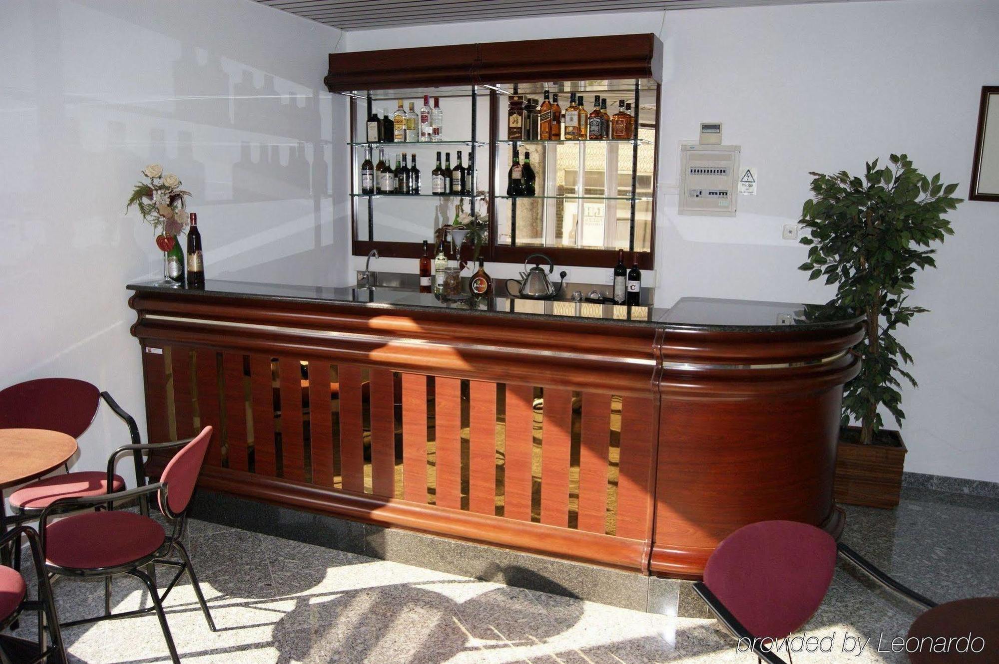 Hotel Comendador Бомбарал Ресторант снимка